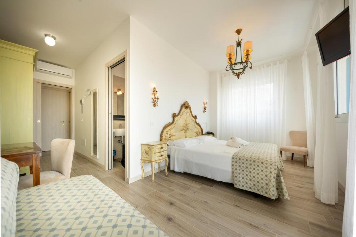Hotel Tizian Beach Caorle Exterior foto