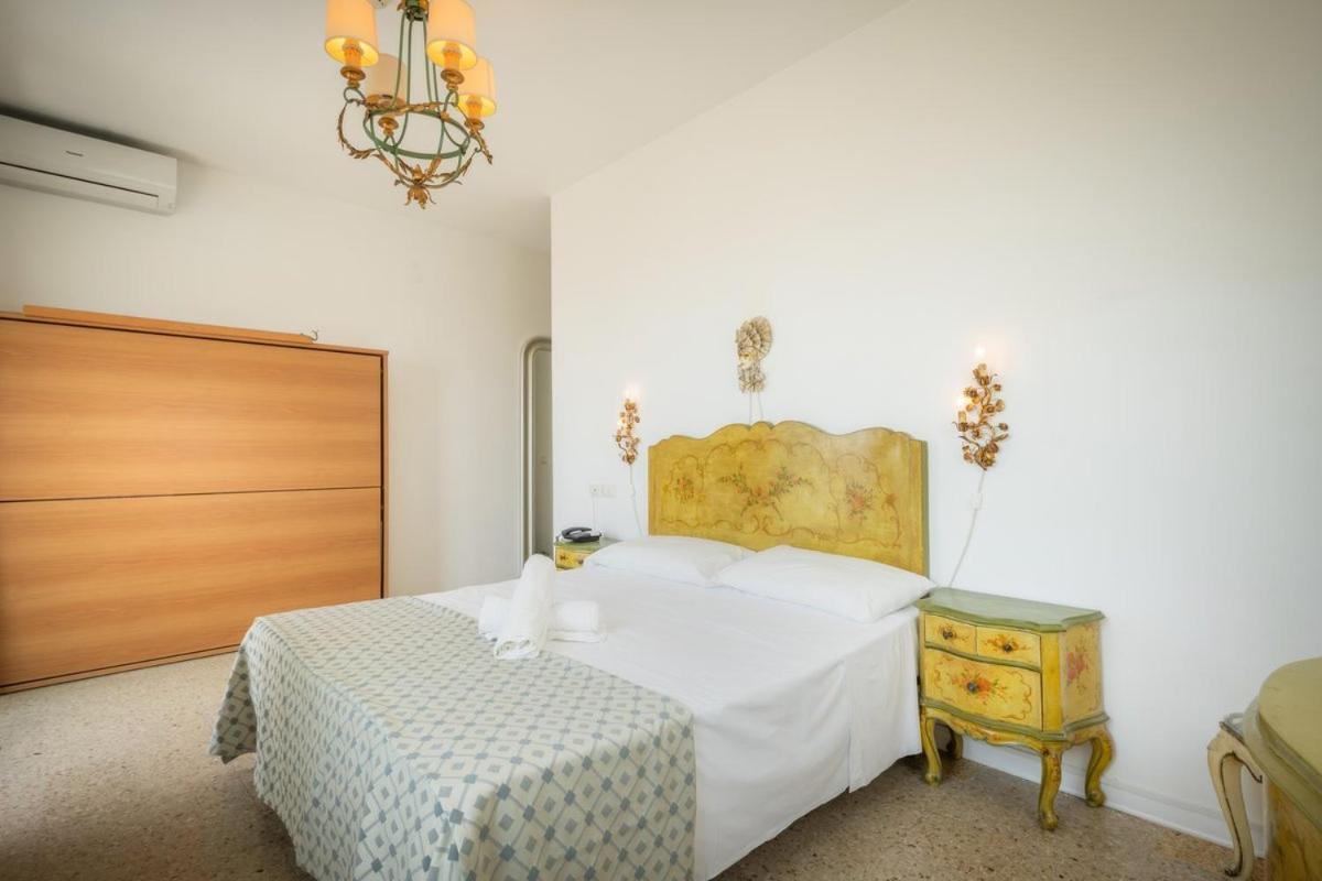 Hotel Tizian Beach Caorle Exterior foto