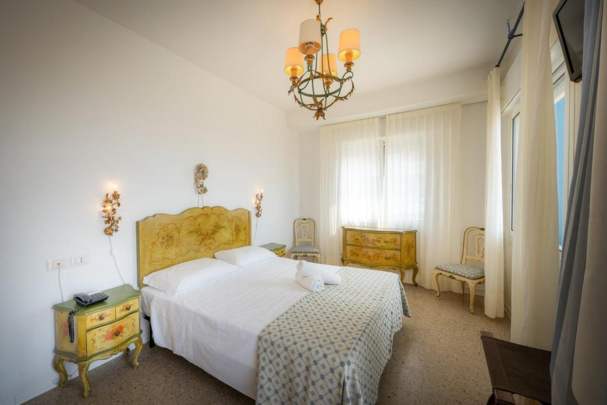 Hotel Tizian Beach Caorle Exterior foto