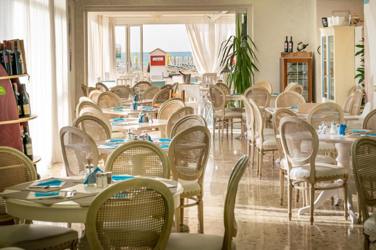 Hotel Tizian Beach Caorle Exterior foto